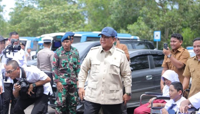 Tak Sia-sia Menunggu dari Pagi, Siswa SLB Pangkalpinang Disalami Presiden Prabowo