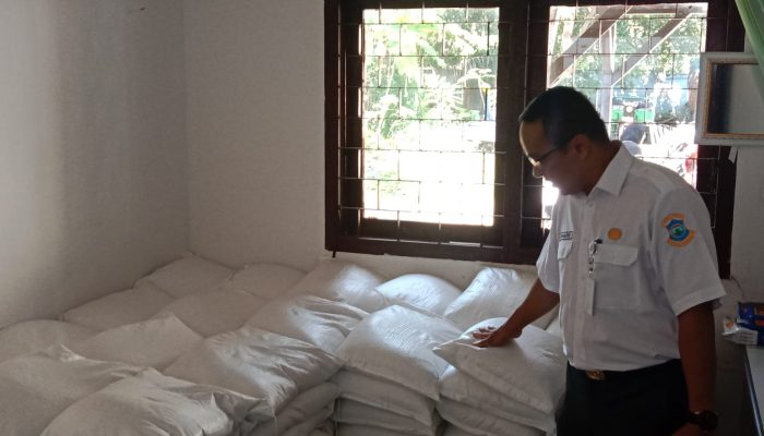 Pemkot Pangkalpinang Salurkan Beras Cadangan Pangan untuk Ringankan Beban Warga di Kecamatan Gabek