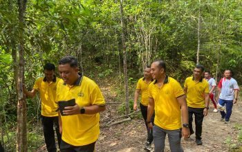 Tunjukkan Dukungan Polri untuk Wisata Daerah, Kapolres Bangka Barat Ajak Anggota Hiking ke Bukit Kukus