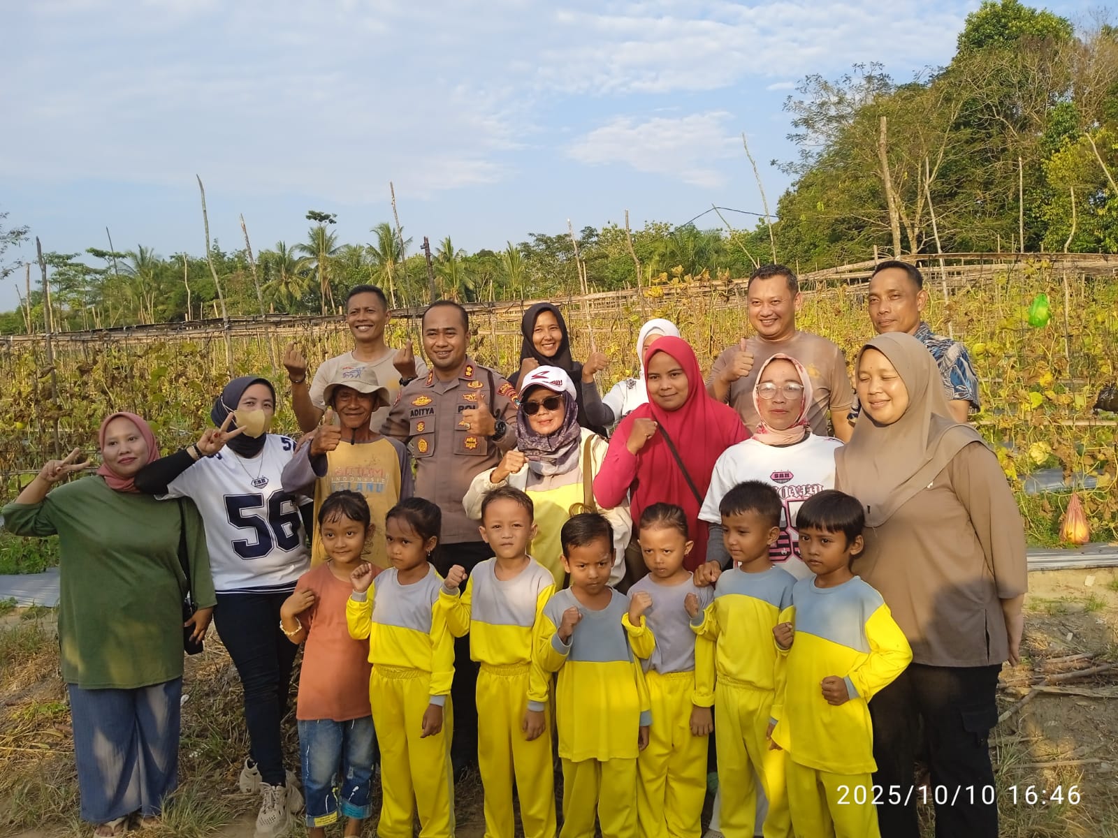 Kapolres Bangka Barat Panen Melon Bareng Petani, Bukti Nyata Polri Dukung Ketahanan Pangan