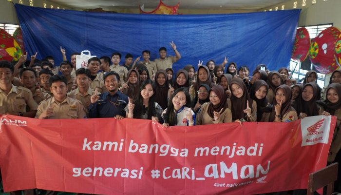 Honda Babel Edukasi Siswa SMAN 1 Pangkalan Baru soal Keselamatan Berkendara