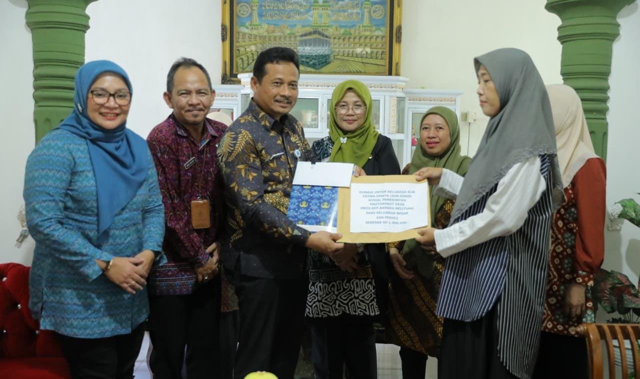 Pj Sekda Babel Serahkan Santunan Rp50,9 Juta kepada Ahli Waris ASN