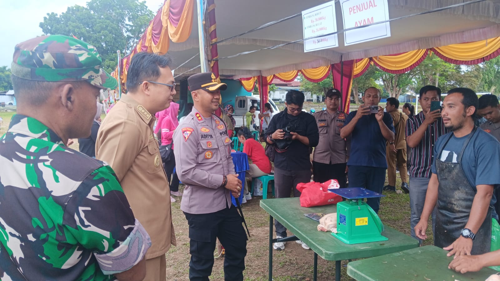 Pemkab Bangka Barat Gandeng Bulog dan UMKM Lokal Gelar Gerakan Pangan Murah di Mentok