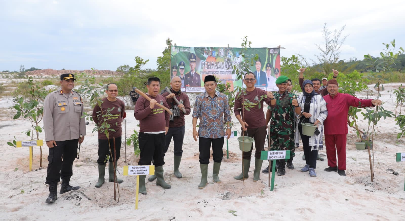 Gubernur Hidayat Arsani Dipuji Menkop Ferry