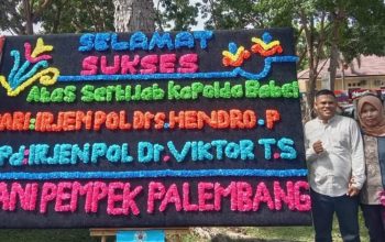 Pernah Dibelikan Motor, Pedagang Pempek Kenang Kebaikan Irjen Pol Hendro Lewat Karangan Bunga