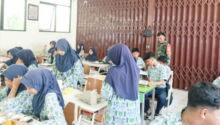 Babinsa Koramil 2304/Anyar Aktif Dukung Program Sosial dan Kesehatan di Wilayah Binaan