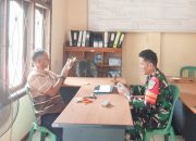 Babinsa Koramil 2305/Cinangka Gelar Komsos Bahas Kebersihan Lingkungan di Wilayah Binaan
