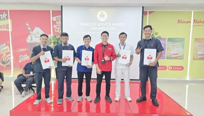 Bangun Semangat dan Dedikasi, PT Torabika Eka Semesta Health Food Anugerahkan Penghargaan Masa Kerja kepada Karyawan