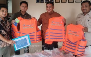 Lindungi Nelayan saat Melaut, PT Timah Salurkan 80 Life Jacket di Karimun