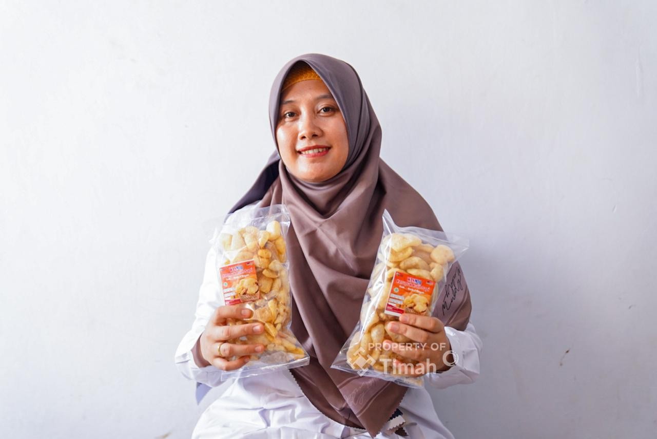 Didukung PT Timah, UMKM Kerupuk Kulit WanMiQ Kian Berkembang