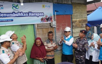 PLN Sambungkan Listrik Gratis, Warga Padang Akhirnya Nikmati Terang