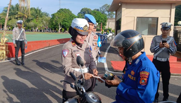 Sebelum Razia di Jalan, Kasat Lantas dan Propam Periksa Kendaraan Anggota Polres Basel