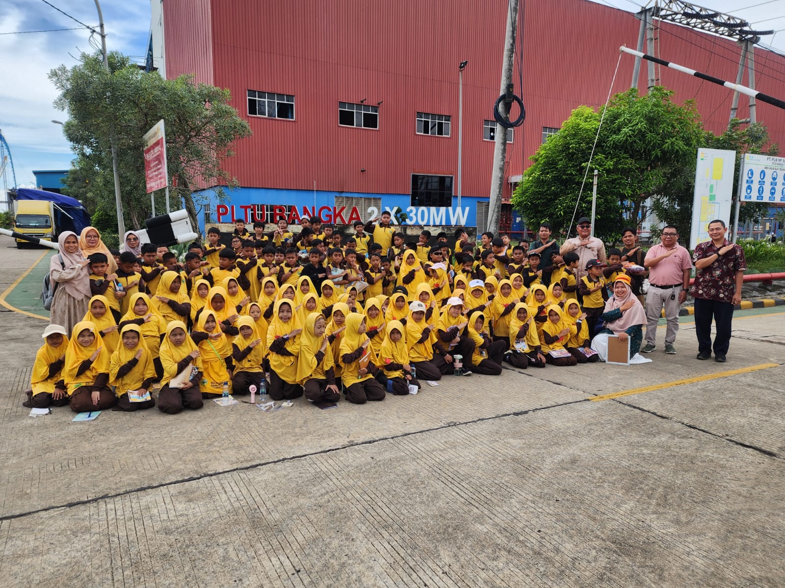 PLN UPK Babel Ajak Siswa SD Kenali Proses Kerja PLTU Air Anyir