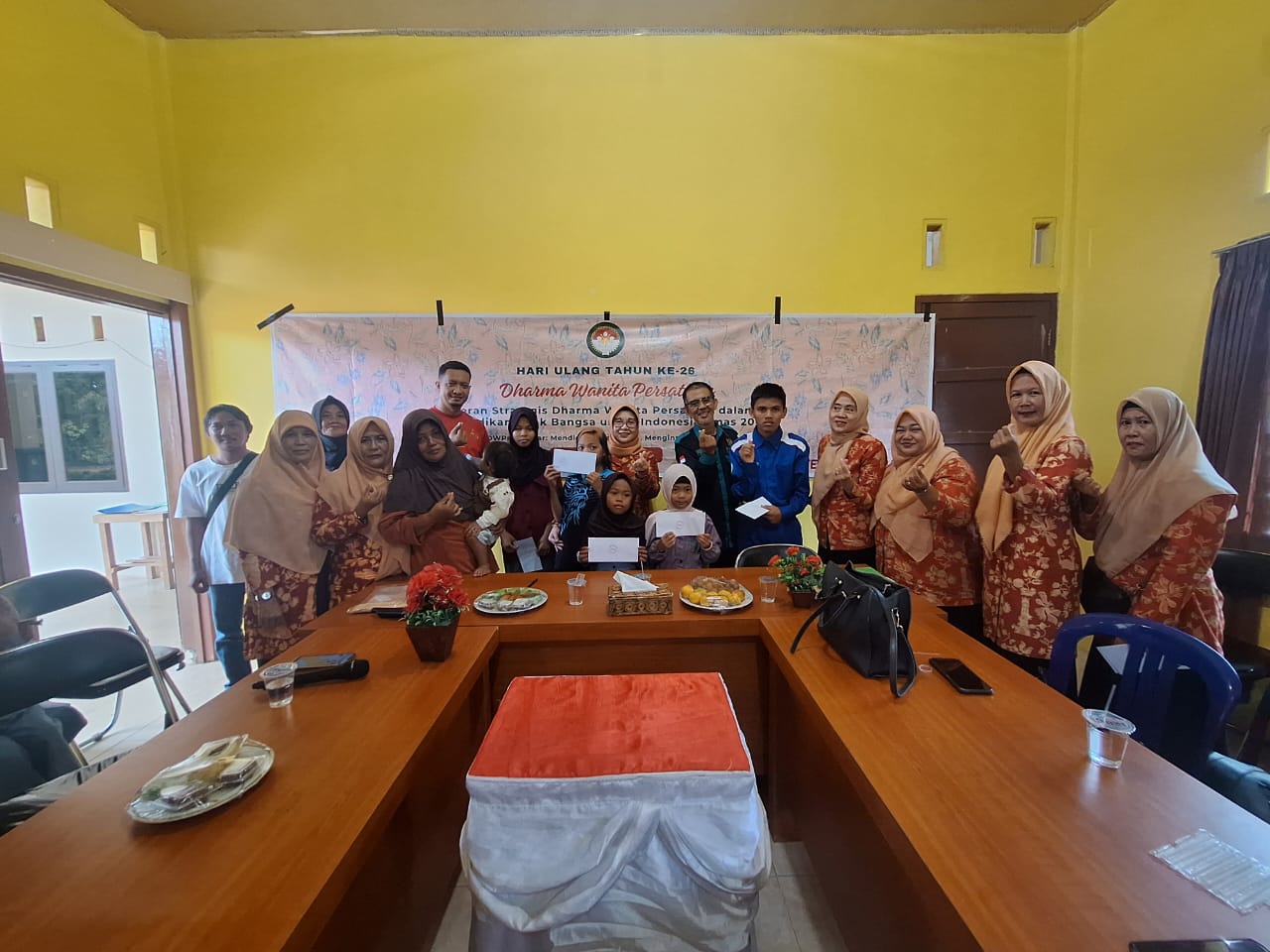 HUT DWP ke-26, Baznas Bersama Dharma Wanita Bangka Barat Salurkan Bantuan ZIS ke 60 Mustahiq