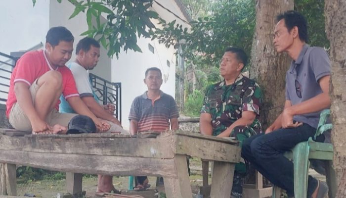 Koramil 2306/Mancak Gelar Kegiatan Komsos di Dua Desa untuk Tingkatkan Keamanan dan Pembenahan Lingkungan