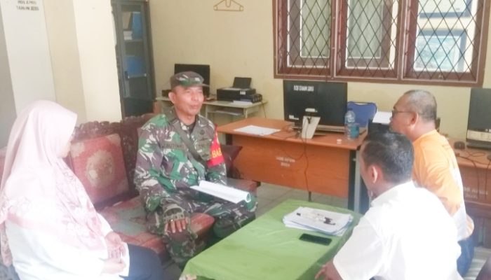 Koramil 2304/Anyar Lakukan Pendataan Siswa dan Warga Kurang Mampu di Dua Desa
