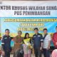Bersama Mitra Tambang, PT Timah Bagikan 200 Paket Beras ke Warga Pesisir Sungailiat