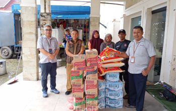 PT Timah dan Pemkab Bangka Barat Salurkan Bantuan untuk Korban Banjir Rob di Mentok