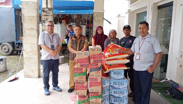 PT Timah dan Pemkab Bangka Barat Salurkan Bantuan untuk Korban Banjir Rob di Mentok