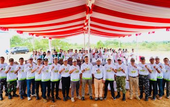 Hijaukan Lahan Kritis, PLN Tanam Ribuan Pohon Kaliandra di Desa Keposang