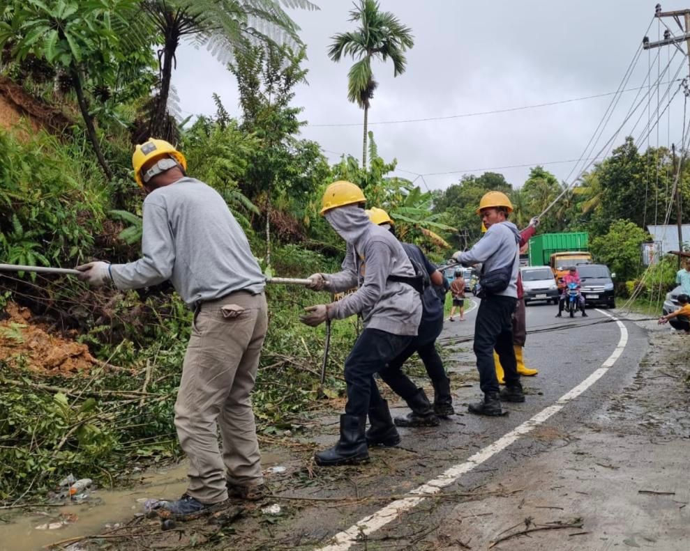 PLN Pulihkan 99,8 Persen Listrik di Sumbar Pascabencana