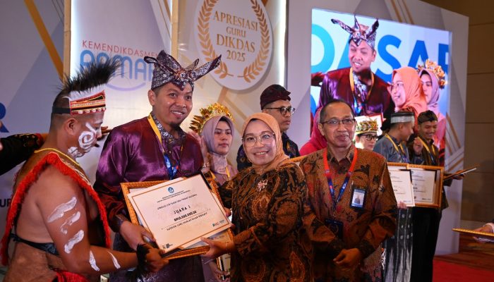 Pertama dalam Sejarah, Guru SD di Bangka Barat Sabet Juara 1 Guru Dedikatif Nasional