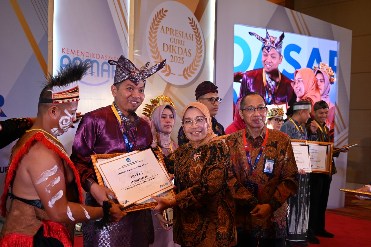 Pertama dalam Sejarah, Guru SD di Bangka Barat Sabet Juara 1 Guru Dedikatif Nasional