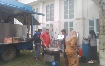 Sigap Tangani Banjir, BPBD Bangka Barat Bangun Dapur Umum untuk Warga Tanjung