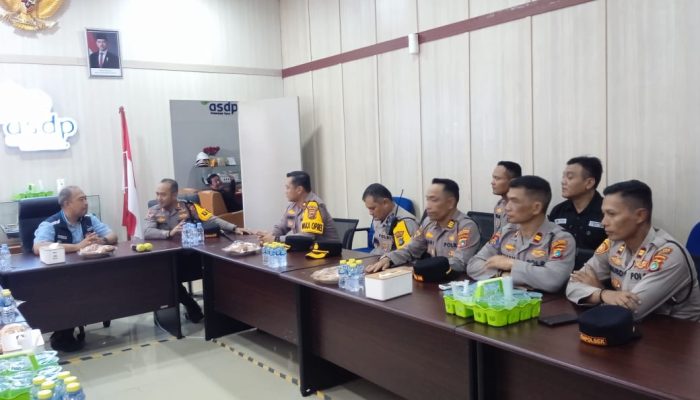 Jelang Nataru, Polres Bangka Barat dan ASDP Perketat Pengamanan Pelabuhan Tanjung Kalian