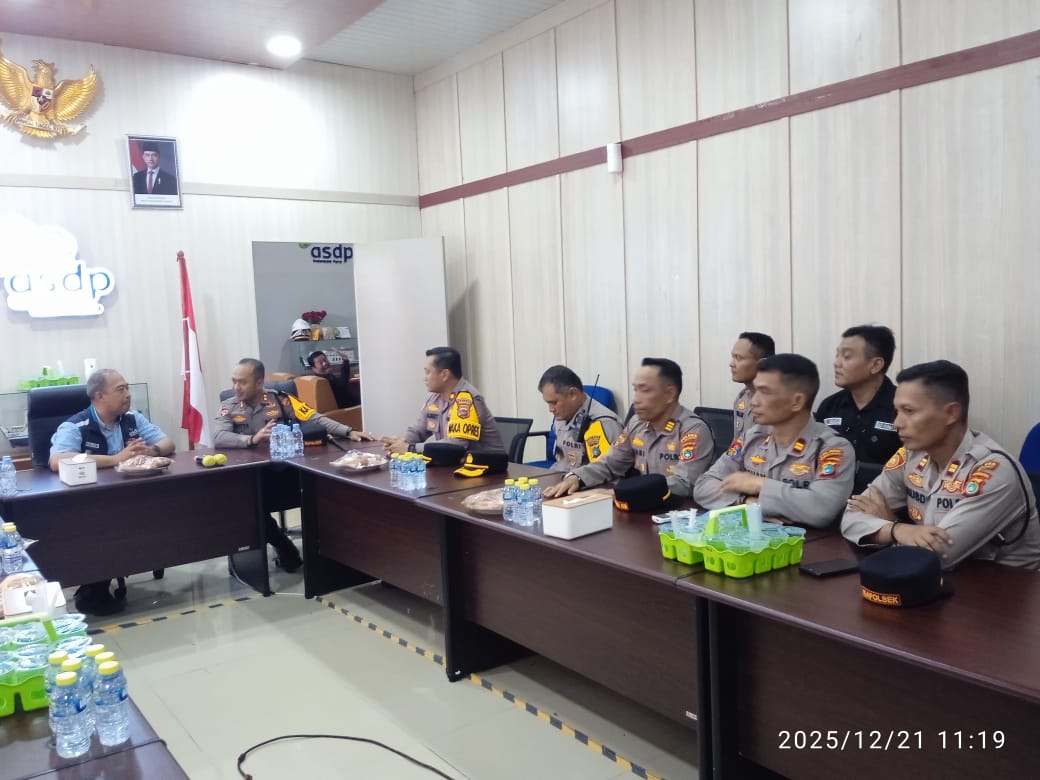 Jelang Nataru, Polres Bangka Barat dan ASDP Perketat Pengamanan Pelabuhan Tanjung Kalian