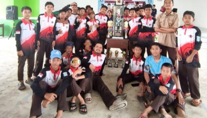 Pramuka SMPN 2 Mentok Raih Juara Umum PERATA Kwarcab Bangka Barat 2025