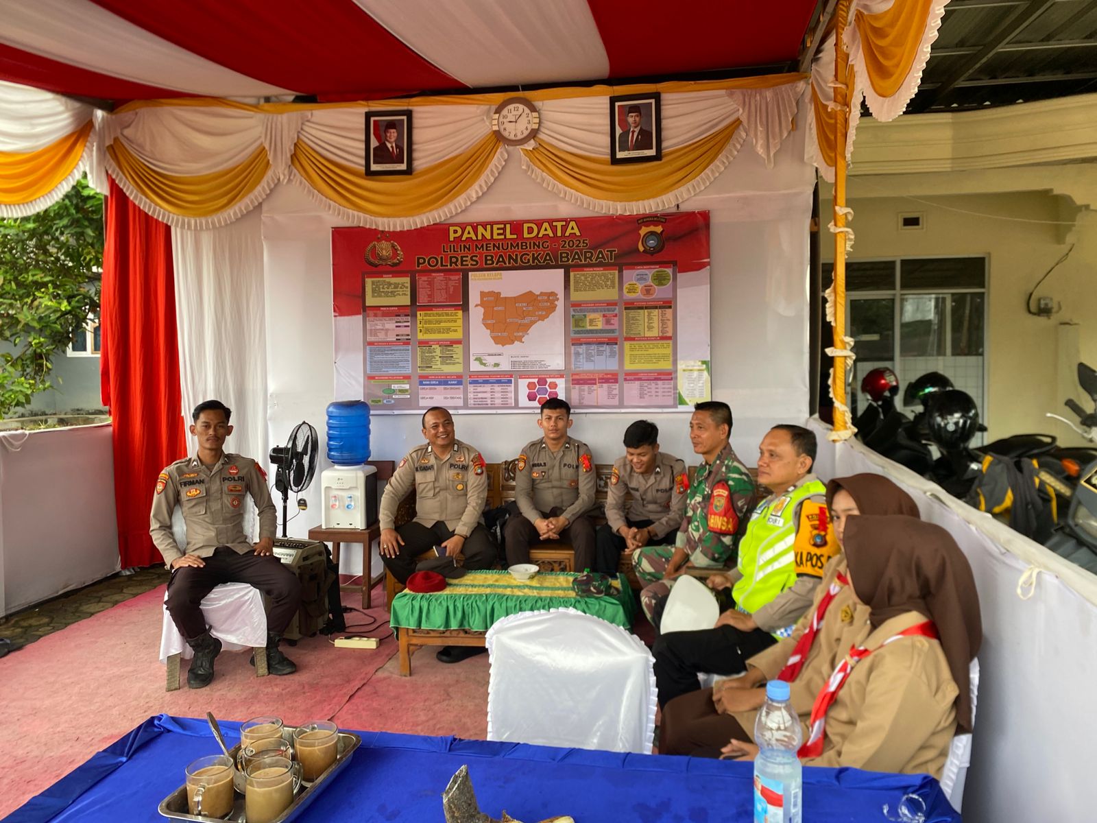 Babinsa TNI AD Ikut Siaga Amankan Nataru 2026 di Pos Pam Kelapa Bangka Barat