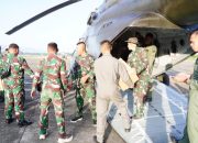 Akses Darat Terputus, TNI Kirim Logistik 1,5 Ton lewat Udara untuk Warga Terdampak Bencana