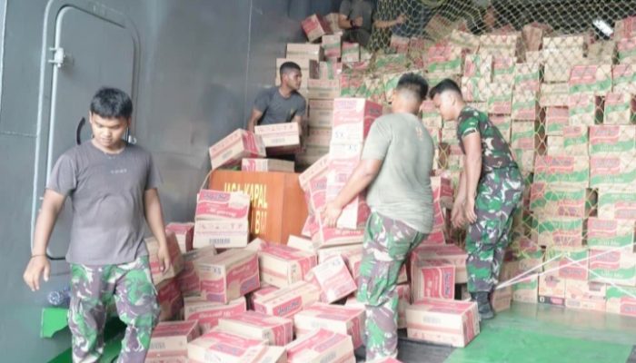 Akses Darat Terputus, Pertamina Salurkan Bantuan ke Aceh Tamiang Melalui Airdrop