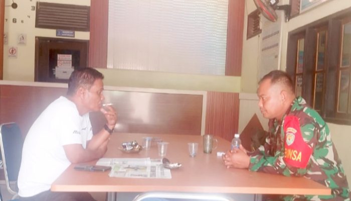 Perkuat Keamanan dan Gotong Royong, Babinsa Koramil 2302/Bojonegara Gencarkan Komsos di Dua Desa