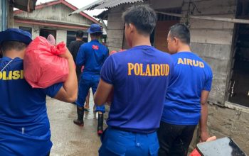 Banjir Rob Rendam Kampung Tanjung, Polres Bangka Barat Gerak Cepat Salurkan Bantuan Darurat