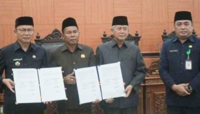 Bupati dan Ketua DPRD Bangka Tengah Teken Kesepakatan KUA-PPAS APBD 2026