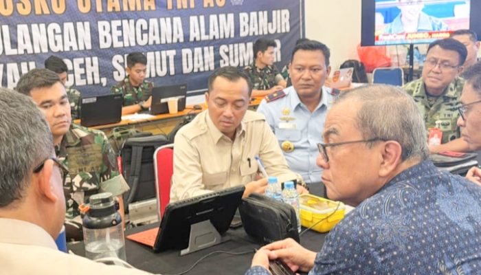 Prasetyo Hadi Pastikan Distribusi Bantuan ke Sumatra Utara, Barat, dan Aceh Berjalan Lancar