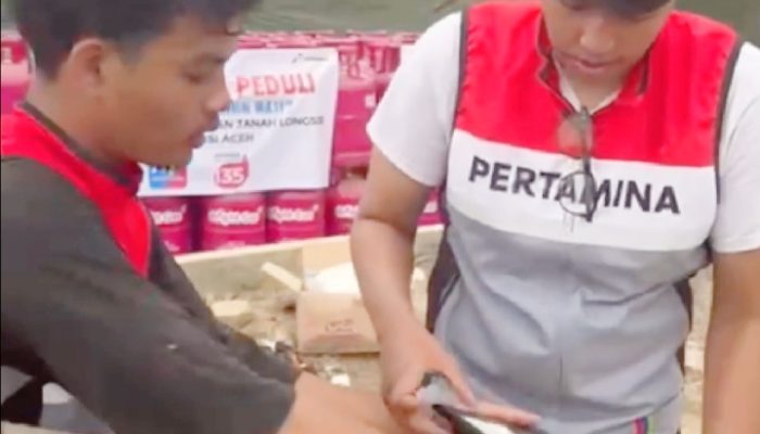 Pertamina Pasang Pembangkit Listrik Tenaga Surya untuk Posko Pengungsian di Aceh Tamiang