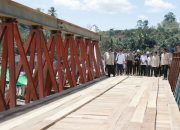 Tutup Tahun di Lokasi Bencana, Prabowo Cek Langsung Jembatan Sungai Garoga Pastikan Akses Tapteng–Tapsel Pulih