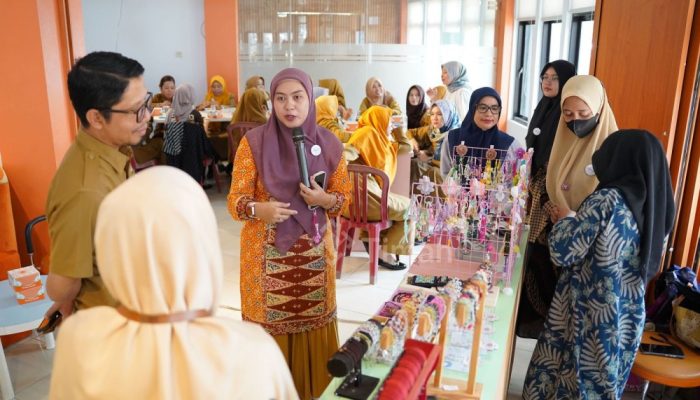 Puluhan Guru SD-SMP di Pangkalpinang Ikuti Pelatihan Kreatif Meronce Bersama PT Timah