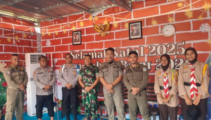 Amankan Arus Balik Nataru 2026, Babinsa Koramil Mentok Siaga di Pelabuhan Tanjung Kalian