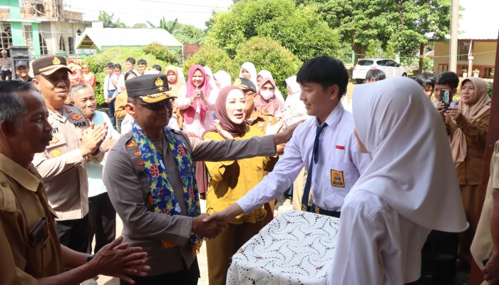 Kunjungi Kampung Halaman di Beltim, Wakapolda Babel Nostalgia ke Sekolah Masa Kecilnya