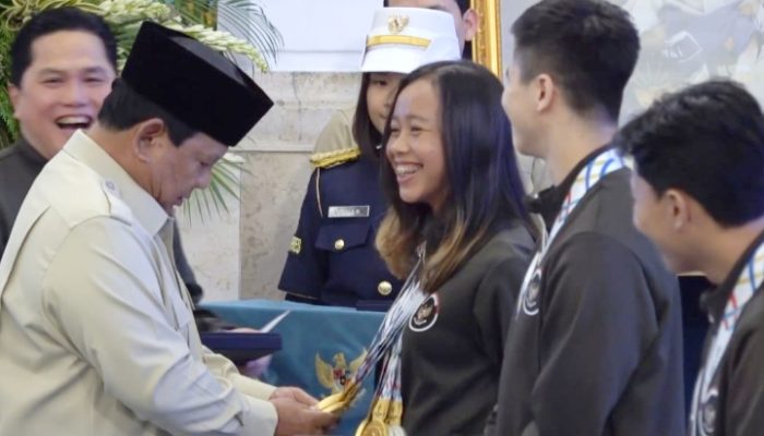 Momen Prabowo Hitung Medali Emas Martina Ayu, Istana Negara Bergemuruh Tepuk Tangan