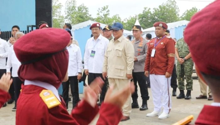 Prabowo Tiba di Sekolah Rakyat 9 Banjarbaru, Sambut Yel-yel dari Siswa dan Tinjau Fasilitas Sekolah