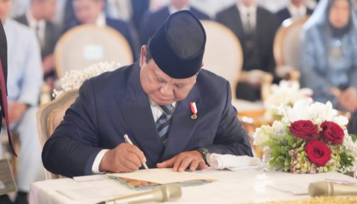 Momen Haru Prabowo Jadi Saksi Nikah Sespri Agung Surahman, Sempat Meneteskan Air Mata
