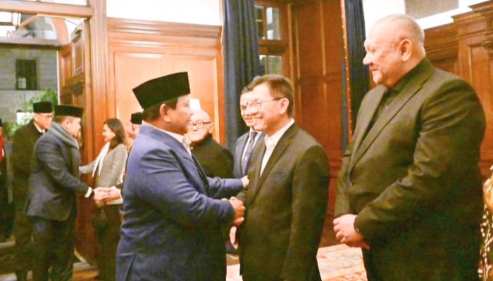 Prabowo Tiba di Inggris, Bakal Bertemu Raja Charles III dan PM Starmer