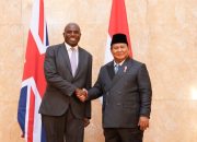 Diplomasi Peci Hitam Prabowo di Lancaster House