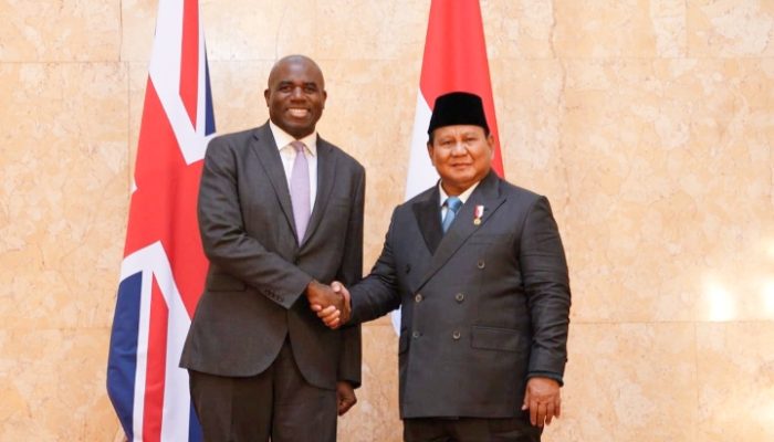 Diplomasi Peci Hitam Prabowo di Lancaster House