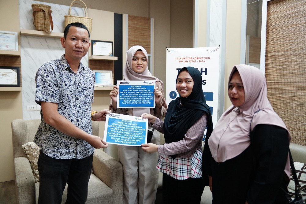 Dukung Generasi Emas 2045, PT Timah Bantu Biaya Kuliah 40 Mahasiswa